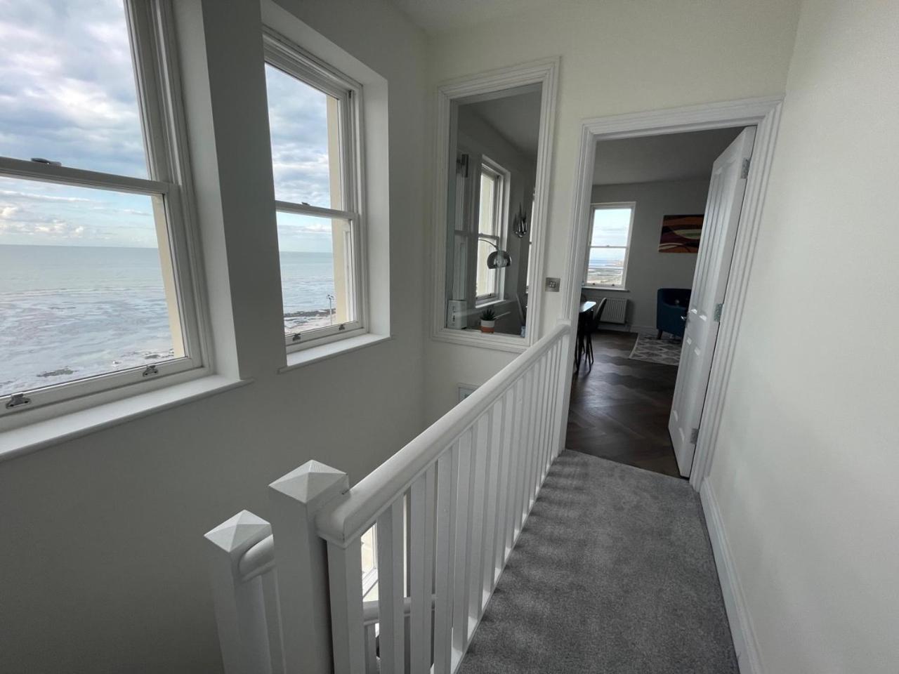 Uninterrupted Sea Views *
